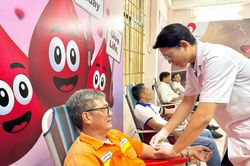 Cán bộ, nhân viên Công ty Truyền tải điện 3 tham gia hiến máu tình nguyện