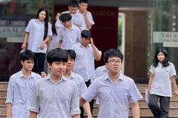 Thí sinh phấn khởi hoàn thành Kỳ thi tốt nghiệp THPT năm 2026