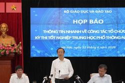 Nóng từ họp báo thi tốt nghiệp THPT 2026: 74 thí sinh bị đình chỉ, xuất hiện nghi vấn dùng AI giải đề