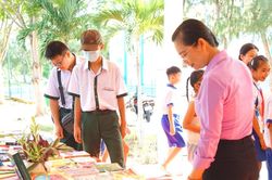 Triển lãm 'Sách - Tri thức - Khát vọng phát triển đất nước' tại Đặc khu Phú Quý