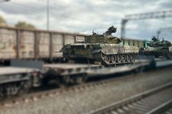 Đánh giá trữ lượng xe tăng T-80 của Nga qua dữ liệu vệ tinh tại nhà máy Omsktranshmash