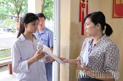 Một thí sinh bị đình chỉ thi do mang điện thoại vào phòng thi