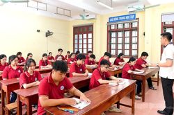 Một mùa thi trọn vẹn và nhân văn