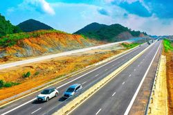 Từ rút ngắn hành trình đến giảm chi phí logistics: Lợi ích kép từ cao tốc Bắc - Nam