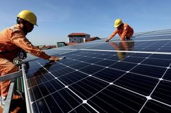 Điện lực miền Bắc thúc đẩy lắp điện mặt trời trên mái nhà dân, công xưởng