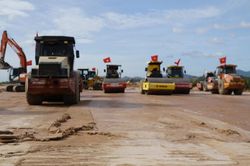 Chạy đua tiến độ trên đại công trường Dự án đường cất hạ cánh số 2 sân bay Phù Cát