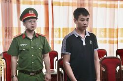 Bắt gã say rượu quay video xúc phạm Công an rồi đăng lên Facebook