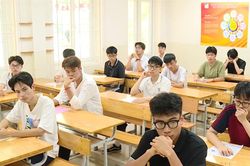 Sáng 12/6, thí sinh thi hai môn tự chọn