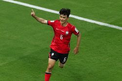 Mexico và Hàn Quốc giành 3 điểm đầu tiên