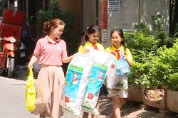 Đổi phế liệu nhận cây xanh lan tỏa lối sống xanh