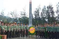 Tuổi trẻ Bộ Công an đưa 'phòng học số' đến Côn Đảo