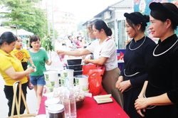 Chương tr&igrave;nh Mỗi x&atilde; một sản phẩm 'mở đường' cho n&ocirc;ng sản địa phương