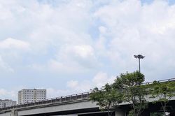 Người dân TP.HCM gấp rút bàn giao mặt bằng phục vụ mở rộng Quốc lộ 13