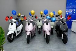 Không chỉ bán xe, VinFast xây hệ sinh thái hậu mãi 'tận răng' cho người dùng xe máy điện