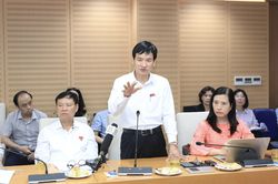 Một xã ở Hà Nội tính mua 50 xe đạp cho trưởng thôn đi thăm người dân