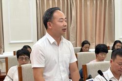 Bộ GD&ĐT phản hồi vụ đề Toán 'ghép tình huống', đề Tiếng Anh khó ngang IELTS 7.0