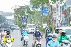 Hà Nội nắng nhẹ, ngày có lúc có mưa rào