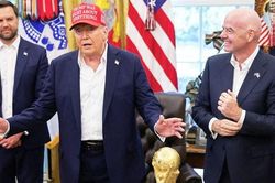 World Cup trong dòng chảy biến động chính trị