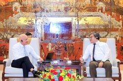 Hà Nội thúc đẩy hợp tác với AIIB phát triển mạng lưới đường sắt đô thị