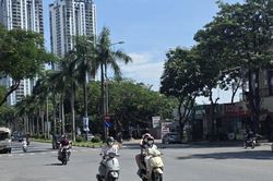 Hà Nội nắng nóng cuối tuần, sau đó chuyển mưa dông