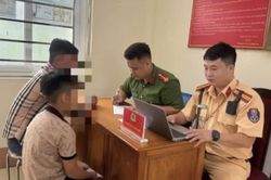 Giao xe cho trẻ 9 tuổi điều khiển, bẻ cong biển số tránh nhận diện, chủ xe bị phạt 14 triệu đồng