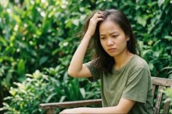 C&aacute;ch chọn dầu gội đầu cho người t&oacute;c mỏng