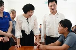 Mang yêu thương đến 'mái nhà chung' của gần 300 người bệnh tâm thần