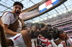 Chủ nhà Mỹ thắng áp đảo trận ra quân World Cup 2026
