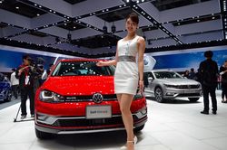 Volkswagen sẽ cắt giảm 19.000 nh&acirc;n sự tại Đức trong năm nay