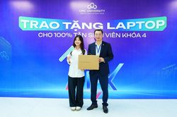 Đại học CMC tặng m&aacute;y t&iacute;nh bảng cho t&acirc;n sinh vi&ecirc;n