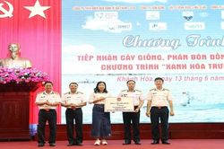 Vùng 4 Hải quân tiếp nhận vật tư, cây giống hưởng ứng Chương trình 'Xanh hóa Trường Sa'