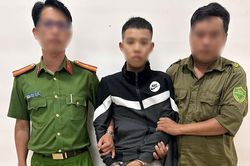 Bắt đối tượng hành hung cha ruột, tấn công lực lượng chức năng