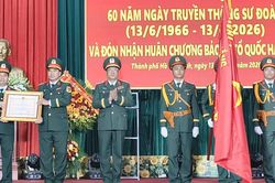 Sư đo&agrave;n 7 đ&oacute;n nhận Hu&acirc;n chương Bảo vệ Tổ quốc hạng Ba