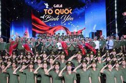 'Tổ quốc b&igrave;nh y&ecirc;n' - bản trường ca nghệ thuật về lực lượng An ninh nh&acirc;n d&acirc;n