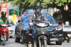 Dự báo thời tiết ngày 13/6: Bắc Bộ nắng nóng gay gắt, Nam Bộ mưa về chiều tối