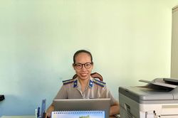 Chấp hành viên Phạm Thị Hương – 'Nhánh hoa rừng' bản lĩnh giữa đại ngàn