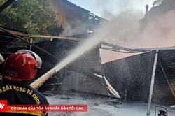 Khống chế đám cháy tại nhà máy xử lý chất thải