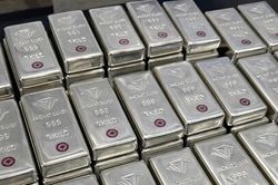 Giá bạc hôm nay 13/6/2026: Bạc thỏi tiến sát mốc 70 triệu/kg, dự báo tăng mạnh
