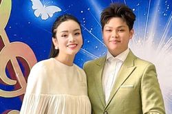 Ph&oacute; gi&aacute;o sư T&acirc;n Nh&agrave;n khoe con trai cao lớn, NSND Thu Quế U60 vẫn tươi trẻ