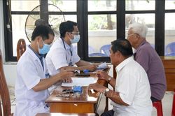 Đặc khu Phú Quý (Lâm Đồng) triển khai khám sức khỏe miễn phí cho người cao tuổi