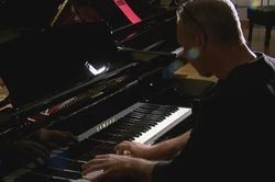 Từ cú đập đầu định mệnh đến thiên tài piano: 'Dị nhân' bí ẩn nhất được khoa học ghi nhận