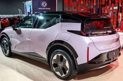 SUV hạng C thiết kế thể thao, công suất 489 mã lực, giá hơn 1 tỷ đồng