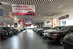 Giá xe chạy xăng tại Trung Quốc bất ngờ lao dốc chưa từng thấy