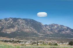 Mỹ giải mật thêm hồ sơ UFO: Xuất hiện vật thể hình 'củ khoai tây', quả cầu đỏ bí ẩn