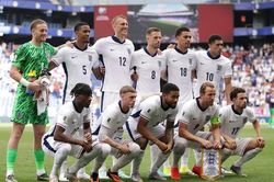Đội tuyển Anh bị trộm sạch đồ trước thềm World Cup, cả đội chỉ còn 1 quả bóng