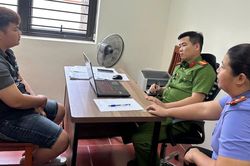 Cảnh s&aacute;t giao th&ocirc;ng bị k&eacute;o l&ecirc; gần 300m khi y&ecirc;u cầu t&agrave;i xế &ocirc; t&ocirc; đo nồng độ cồn