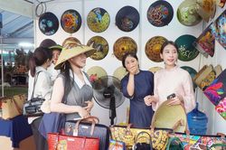 Hội chợ Thương mại Festival Huế 2026 nhộn nhịp ngày khai mạc