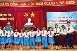 Đoàn cơ sở các cơ quan Đảng tỉnh Gia Lai tổ chức Chiến dịch Kỳ nghỉ hồng tại 2 xã Bình Phú và Tây Sơn