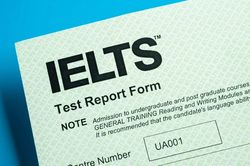 Cambridge English chính thức bị phạt 875.000 bảng Anh vì chấm sai gần 63.000 bài thi IELTS