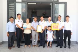 Lữ đoàn 189 khánh thành và bàn giao nhà đồng đội